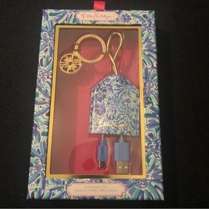 Lilly Pulitzer charging tag NWT